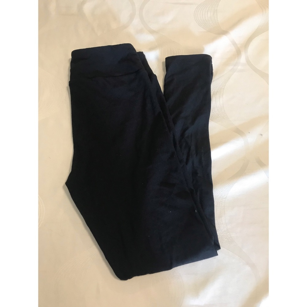 Never Worn OS Lularoe Leggings Black!